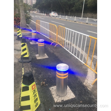 Security retractable road block barriers bollards